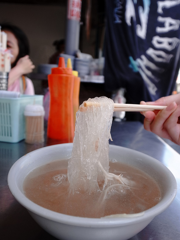雲林北港，遊老街拜媽祖吃大餅，沒看到北港六尺四！
