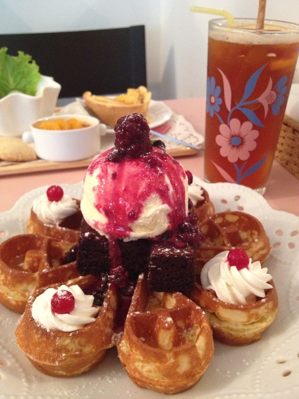 隱身在東區小巷中的Hana Cafe(2號店)  (圖多慎入XD)