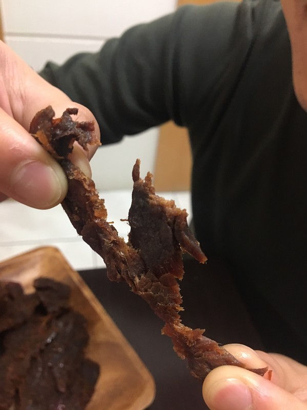 良金牧場:良金牧場 金門高粱牛肉乾|全家零食 | 便利商店就可以買到熱門團購的聚會零嘴