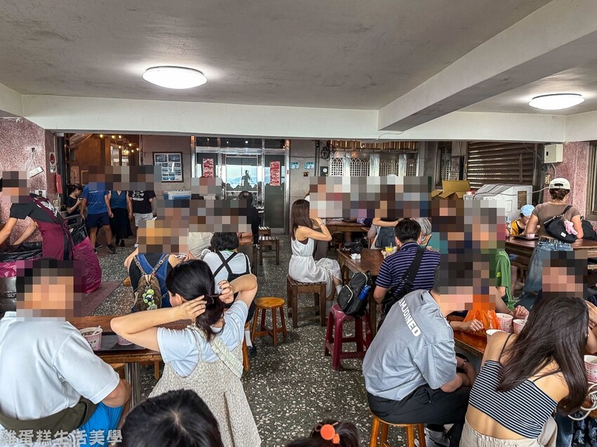 【新北食記】阿柑姨芋圓 - 九份必吃美食名單，吧台區無敵海景