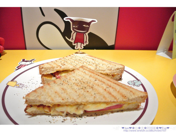 Aranzi Aronzo Cafe 阿朗基咖啡(新光三越南西店二館)：【食記】oO。。台北　ARANZI CAFE（阿朗基）　超可愛的兔兔蛋糕，能不吃嘛？！。o○。