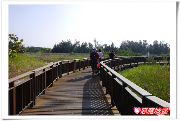 【嘉義。東石】漁人碼頭 + 鰲鼓溼地 + 彰化王功漁港 ~ 好吃的海鮮 + 風很大的濱海公路一日遊 !