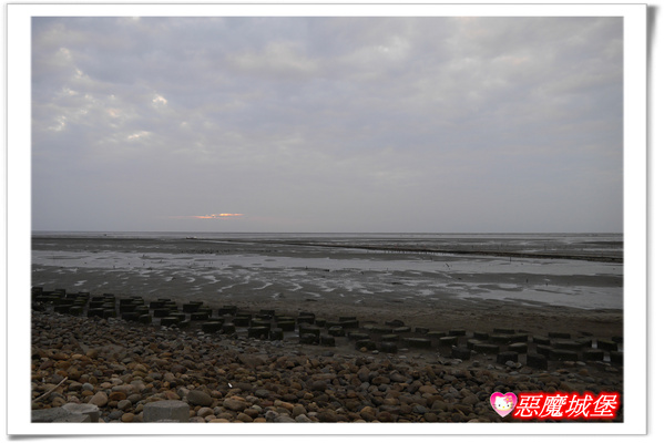 【嘉義。東石】漁人碼頭 + 鰲鼓溼地 + 彰化王功漁港 ~ 好吃的海鮮 + 風很大的濱海公路一日遊 !