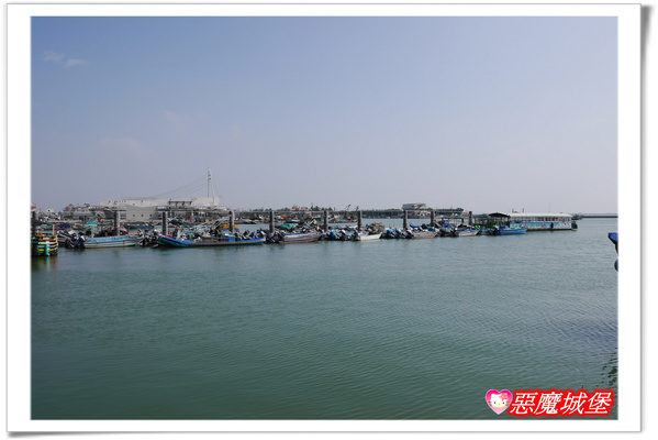 【嘉義。東石】漁人碼頭 + 鰲鼓溼地 + 彰化王功漁港 ~ 好吃的海鮮 + 風很大的濱海公路一日遊 !