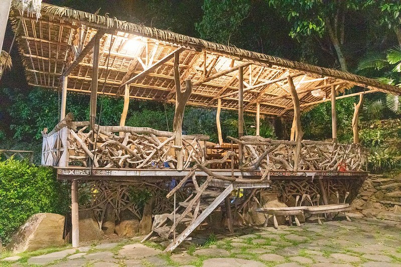 台東卑南原住民美食！招牌桶仔雞、鱷魚肉「原始部落山地美食」在地人必推。