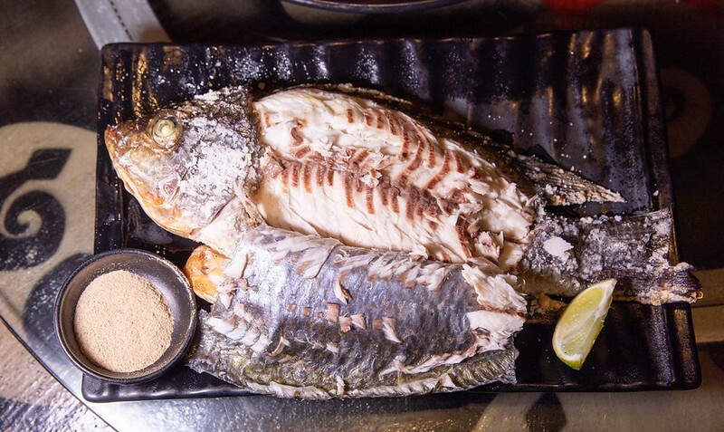 台東卑南原住民美食！招牌桶仔雞、鱷魚肉「原始部落山地美食」在地人必推。