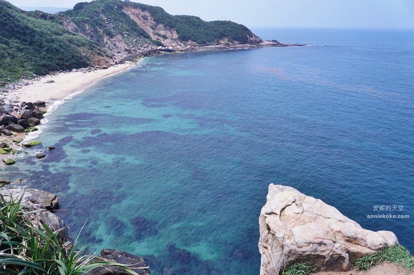 新北秘境 金山神秘海岸 絕美一線天礁岩 穿越巨岩才能抵達的夢幻海岸 - 安妮的天空