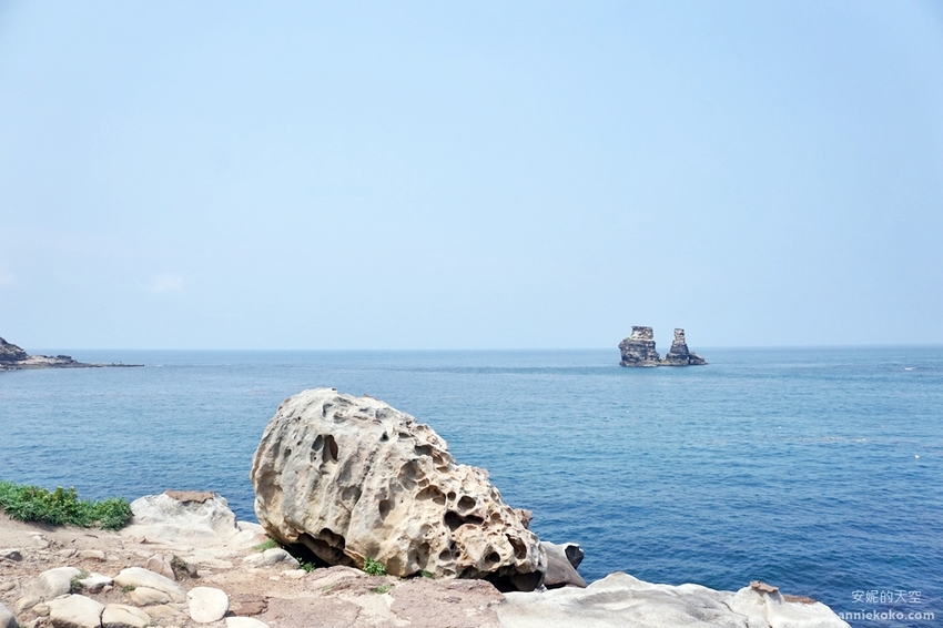 新北秘境 金山神秘海岸 絕美一線天礁岩 穿越巨岩才能抵達的夢幻海岸 - 安妮的天空