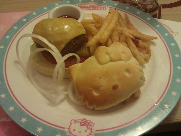 Hello Kitty Sweets:Hello Kitty 的夢幻屋 Hello Kitty Sweets:Hello Kitty 的夢幻屋