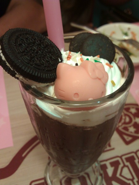 Hello Kitty Sweets:Hello Kitty 的夢幻屋 Hello Kitty Sweets:Hello Kitty 的夢幻屋