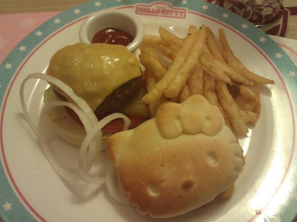 Hello Kitty Sweets:Hello Kitty 的夢幻屋 Hello Kitty Sweets:Hello Kitty 的夢幻屋