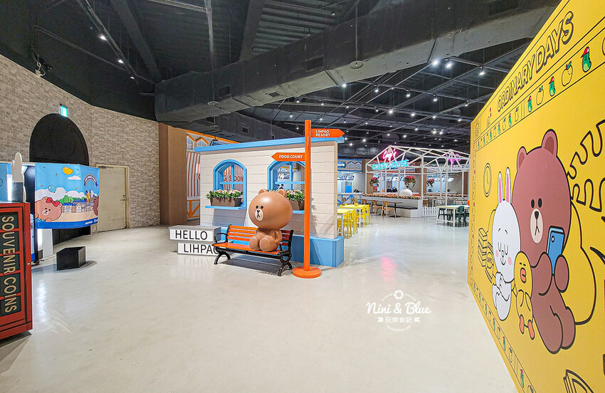 熊大的麗寶小鎮| 台中景點，超真實感LINE FRIENDS TOWN主題園區占地700坪超好拍，門票優惠看這! -妮妮布魯