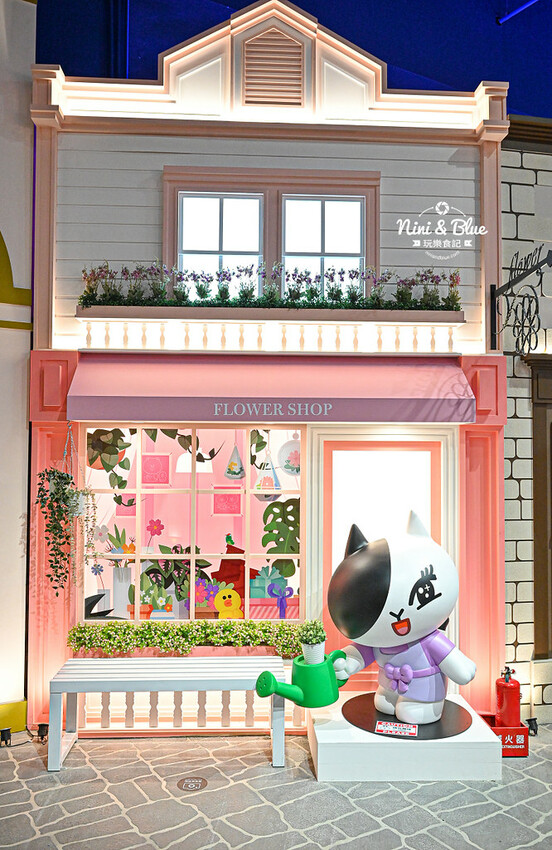 熊大的麗寶小鎮| 台中景點，超真實感LINE FRIENDS TOWN主題園區占地700坪超好拍，門票優惠看這! -妮妮布魯