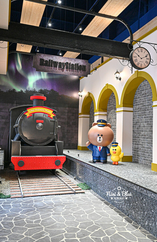 熊大的麗寶小鎮| 台中景點，超真實感LINE FRIENDS TOWN主題園區占地700坪超好拍，門票優惠看這! -妮妮布魯