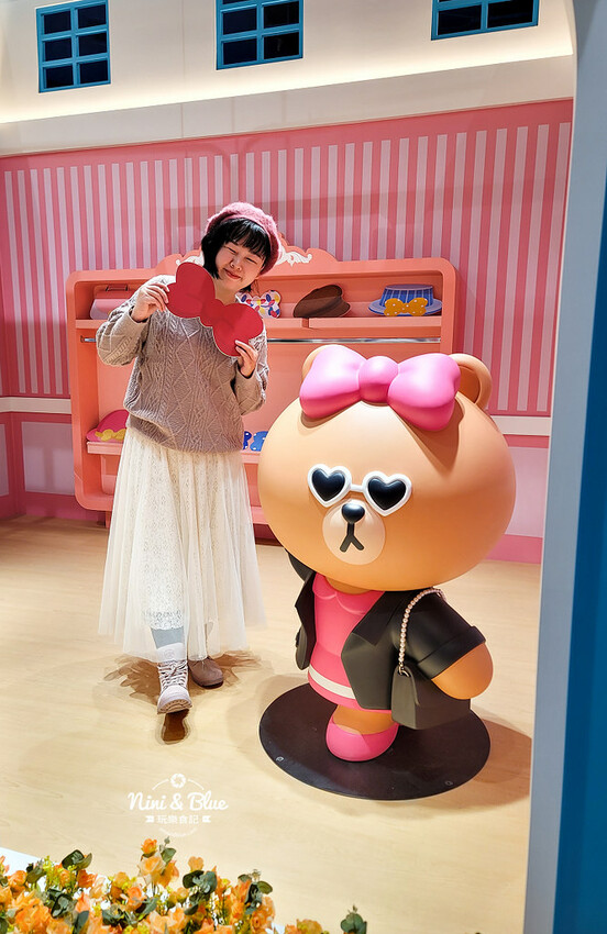 熊大的麗寶小鎮| 台中景點，超真實感LINE FRIENDS TOWN主題園區占地700坪超好拍，門票優惠看這! -妮妮布魯