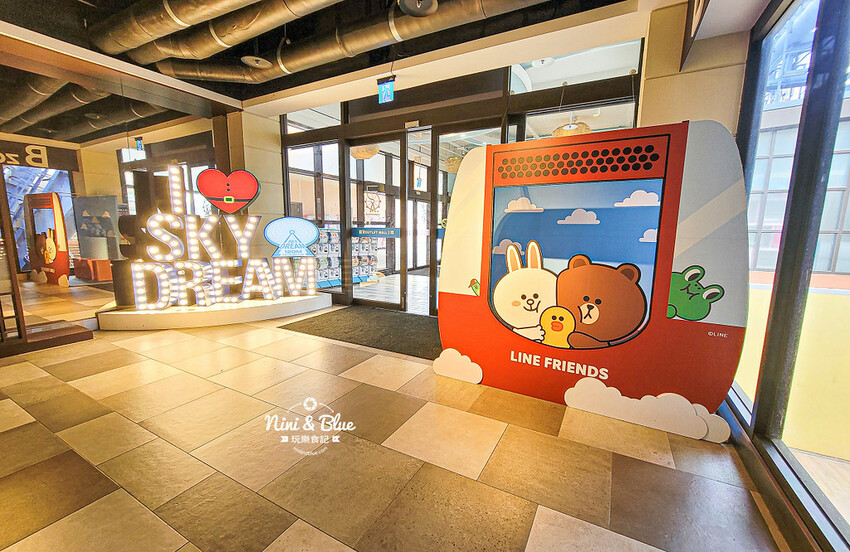 熊大的麗寶小鎮| 台中景點，超真實感LINE FRIENDS TOWN主題園區占地700坪超好拍，門票優惠看這! -妮妮布魯