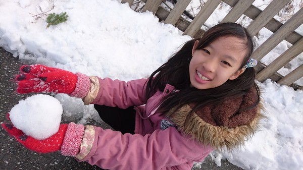 合歡山國家森林遊樂區-松雪樓:南投~合歡山國家森林遊樂區~松雪樓~白茫茫的雪景美不勝收~DIY動手作雪人~真是太有趣了~