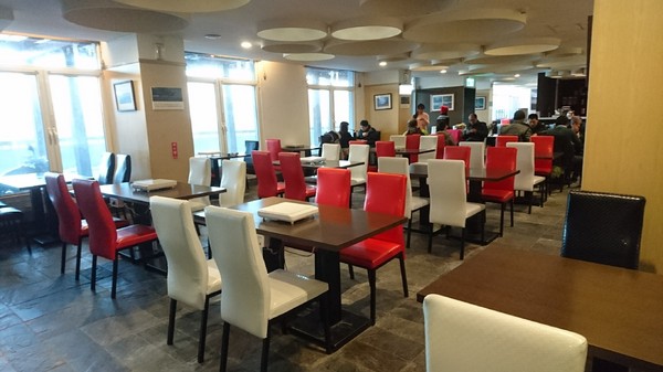 合歡山國家森林遊樂區-松雪樓:南投~合歡山國家森林遊樂區~松雪樓~白茫茫的雪景美不勝收~DIY動手作雪人~真是太有趣了~