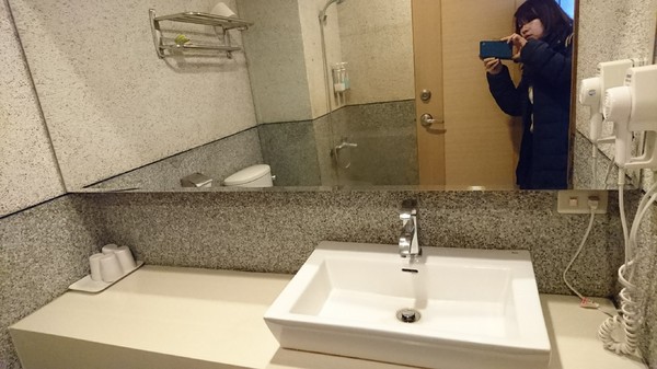 合歡山國家森林遊樂區-松雪樓:南投~合歡山國家森林遊樂區~松雪樓~白茫茫的雪景美不勝收~DIY動手作雪人~真是太有趣了~