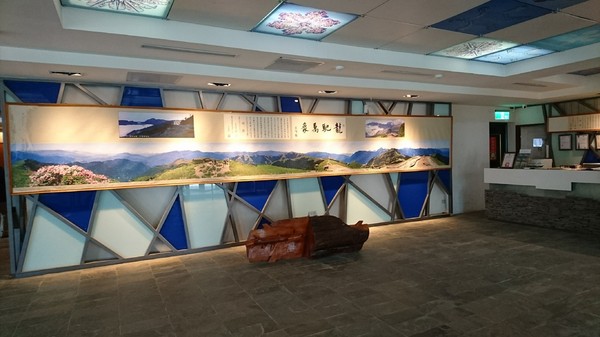 合歡山國家森林遊樂區-松雪樓:南投~合歡山國家森林遊樂區~松雪樓~白茫茫的雪景美不勝收~DIY動手作雪人~真是太有趣了~