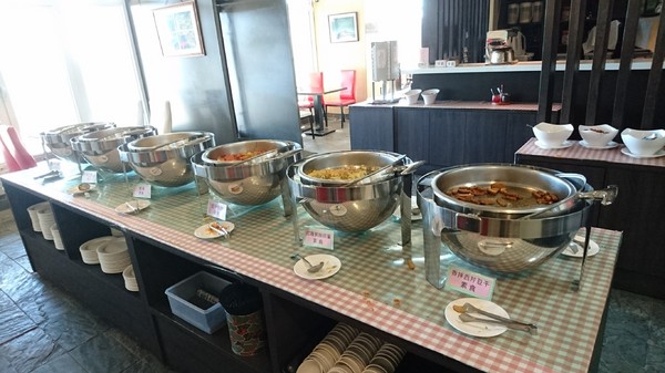 合歡山國家森林遊樂區-松雪樓:南投~合歡山國家森林遊樂區~松雪樓~白茫茫的雪景美不勝收~DIY動手作雪人~真是太有趣了~