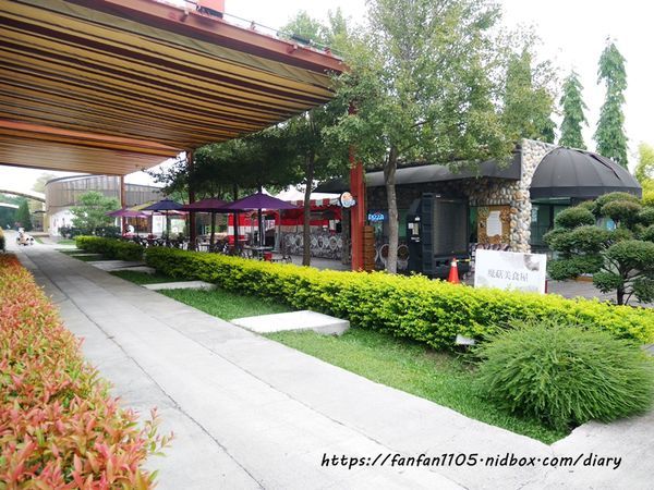 【彰化景點】魔菇部落生態休閒農場 大草皮小火車滑梯沙坑 #彰化親子景點 #六星級菇菇 (11).JPG