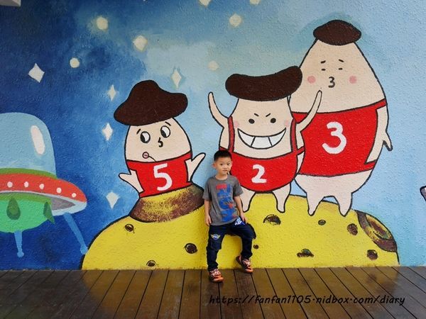 【彰化景點】魔菇部落生態休閒農場 大草皮小火車滑梯沙坑 #彰化親子景點 #六星級菇菇 (14).JPG