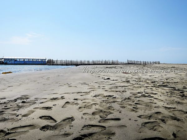 東石外傘頂洲：登飄移的沙洲‧探將消失的國土..      /東石外傘頂洲