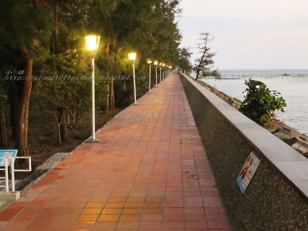 東石外傘頂洲：登飄移的沙洲‧探將消失的國土..      /東石外傘頂洲