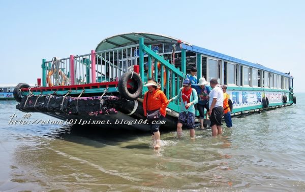 東石外傘頂洲：登飄移的沙洲‧探將消失的國土..      /東石外傘頂洲