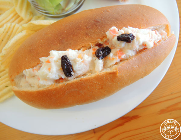 52caf'e：呷飽祙【台中西區･52 Cafe】小熊拉花萌萌噠