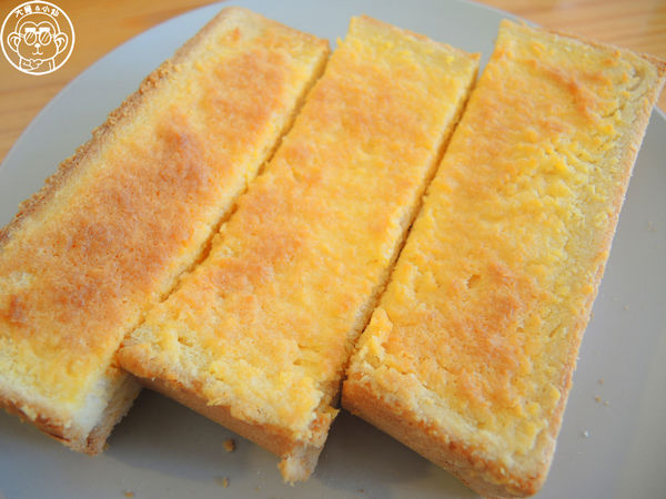 52caf'e：呷飽祙【台中西區･52 Cafe】小熊拉花萌萌噠