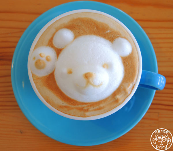 52caf'e：呷飽祙【台中西區･52 Cafe】小熊拉花萌萌噠