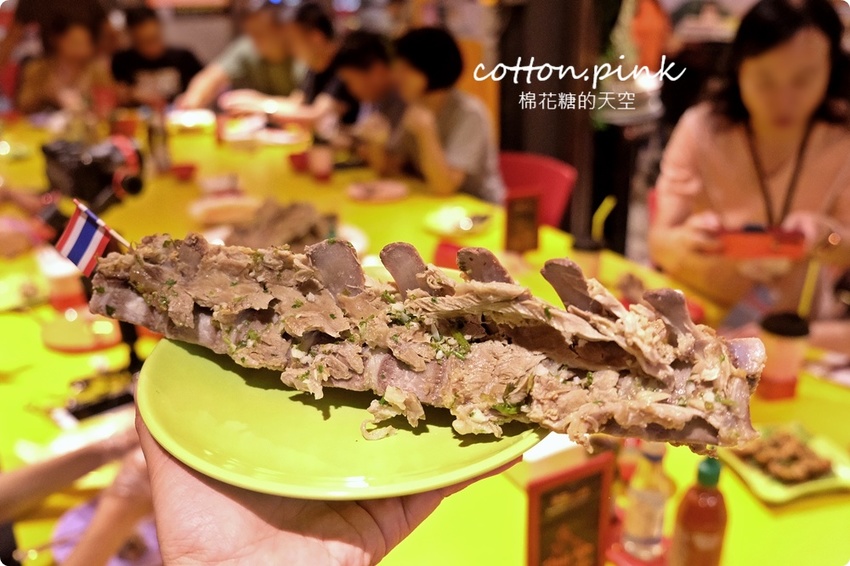 台中一日遊推薦|東海喝茶、逢甲吃美食~不出國也有滿滿異國體驗