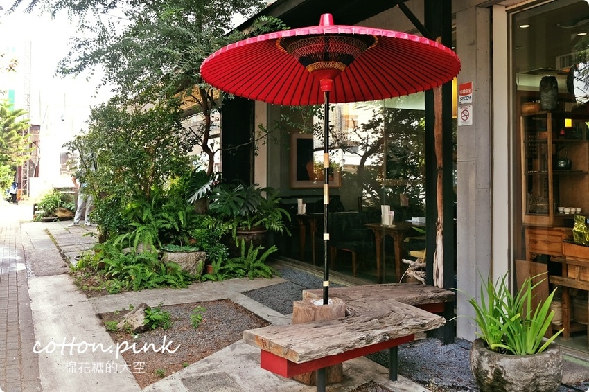 台中一日遊推薦|東海喝茶、逢甲吃美食~不出國也有滿滿異國體驗