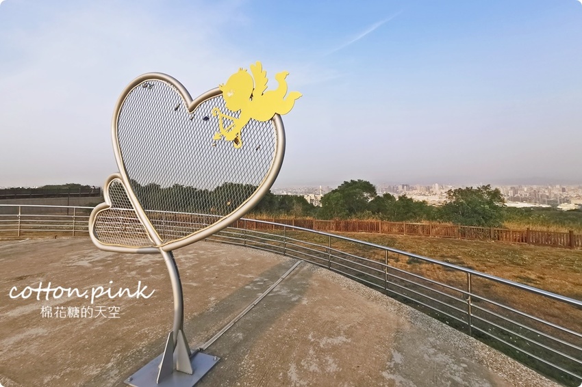 台中一日遊推薦|東海喝茶、逢甲吃美食~不出國也有滿滿異國體驗