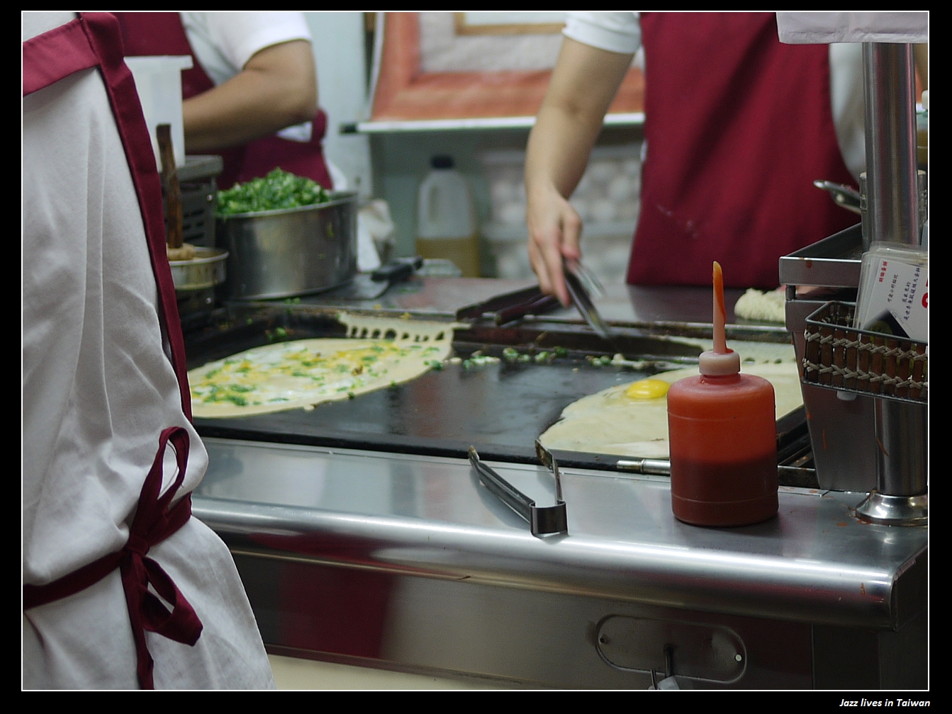 [明倫蛋餅]發現逢甲夜市旁的新美食~逢甲夜市大推薦~
