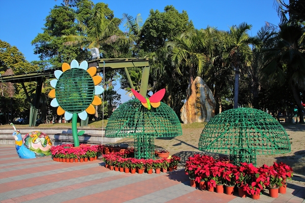 怡心園親水公園(Serenity Water Park):【彰化田尾景點】田尾公路花園~怡心園,季節限定落羽松步道,愛心藝術裝置美拍
