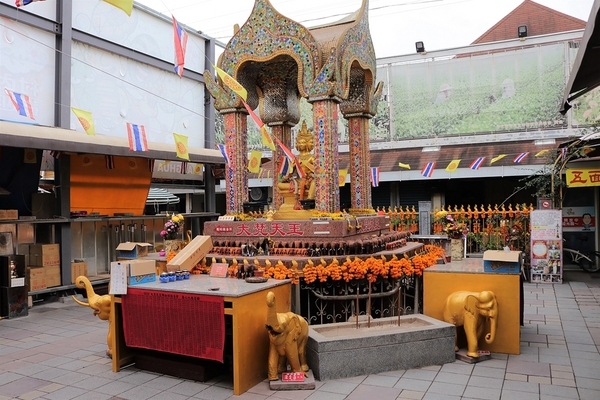 怡心園親水公園(Serenity Water Park):【彰化田尾景點】田尾公路花園~怡心園,季節限定落羽松步道,愛心藝術裝置美拍