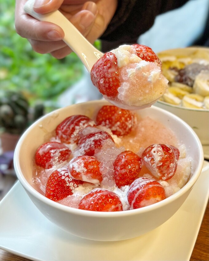 【騷豆花】全台最騷最有特色的豆花在此！據說是日本觀光客來台旅遊必吃的打卡美食？草莓豆花、香蕉豆花用料實在，飯後來一碗當點心剛剛好！ - 阿華田的美食日記