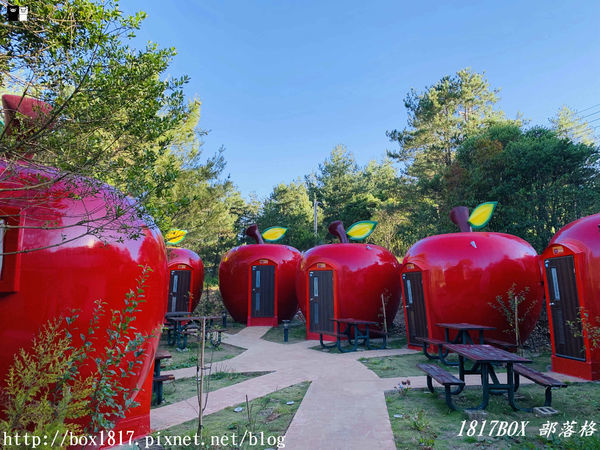 【台中。和平】秋遊福壽山農場。台灣最有靈氣的達觀亭天池。露營區蘋果屋。蘋果王。鴛鴦湖楓葉