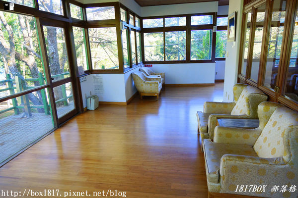 【台中。和平】秋遊福壽山農場。台灣最有靈氣的達觀亭天池。露營區蘋果屋。蘋果王。鴛鴦湖楓葉