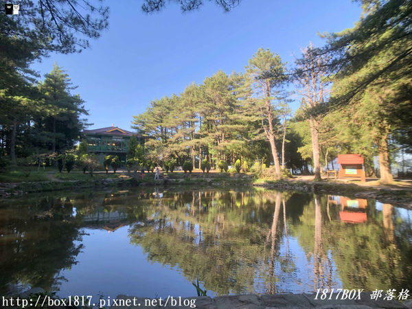 【台中。和平】秋遊福壽山農場。台灣最有靈氣的達觀亭天池。露營區蘋果屋。蘋果王。鴛鴦湖楓葉