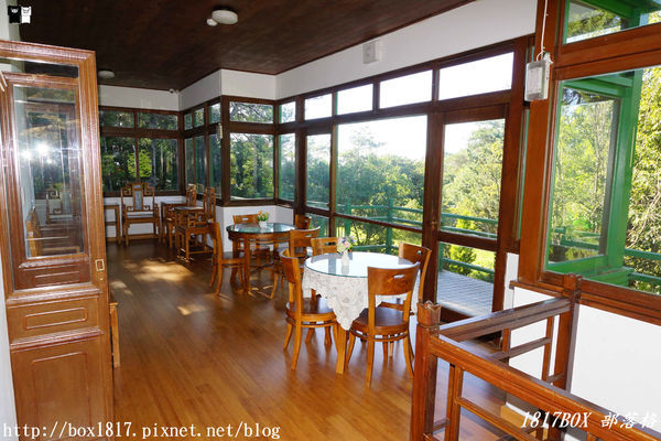 【台中。和平】秋遊福壽山農場。台灣最有靈氣的達觀亭天池。露營區蘋果屋。蘋果王。鴛鴦湖楓葉