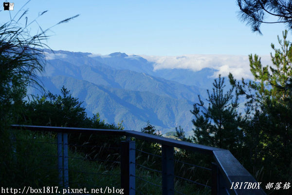【台中。和平】秋遊福壽山農場。台灣最有靈氣的達觀亭天池。露營區蘋果屋。蘋果王。鴛鴦湖楓葉
