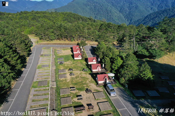 【台中。和平】秋遊福壽山農場。台灣最有靈氣的達觀亭天池。露營區蘋果屋。蘋果王。鴛鴦湖楓葉