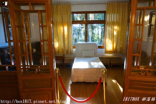 【台中。和平】秋遊福壽山農場。台灣最有靈氣的達觀亭天池。露營區蘋果屋。蘋果王。鴛鴦湖楓葉