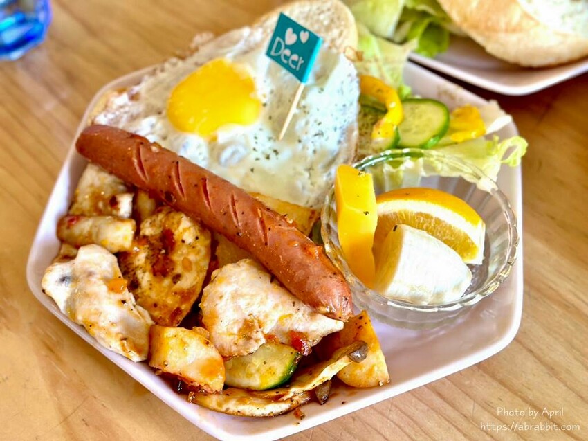 台中市西區迷鹿咖啡-隱身在民宅巷弄內的迷人小店，近一中、台體