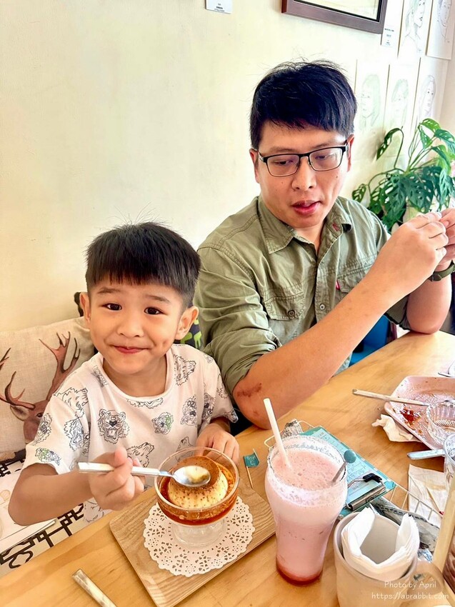 台中市西區迷鹿咖啡-隱身在民宅巷弄內的迷人小店，近一中、台體