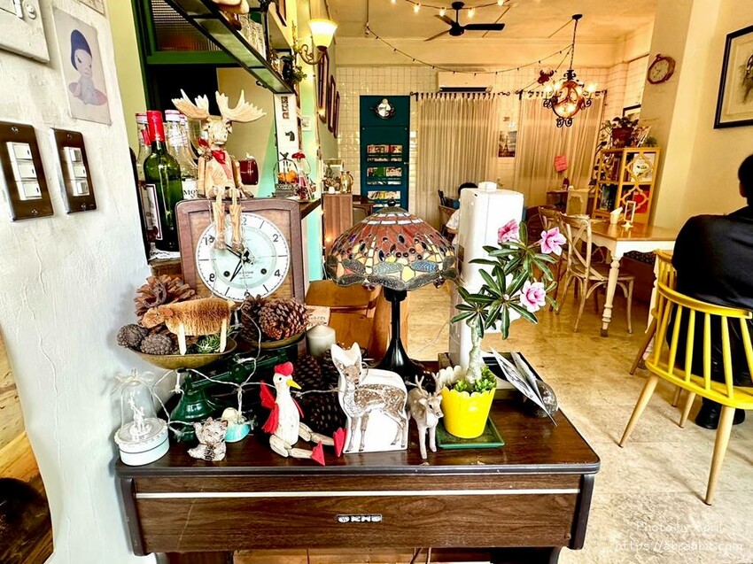 台中市西區迷鹿咖啡-隱身在民宅巷弄內的迷人小店，近一中、台體